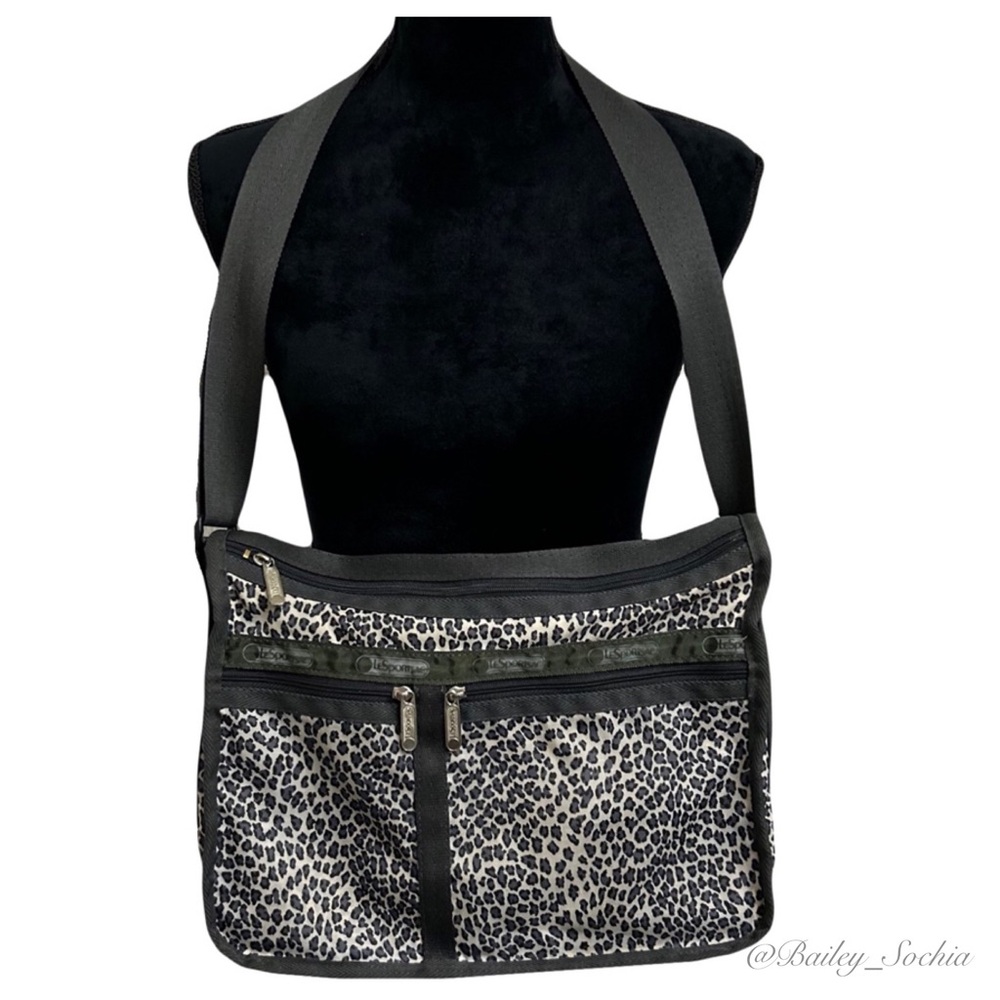 LeSportsac Deluxe Everyday Bag